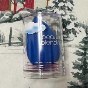 Beautyblender® Makeup Sponge- Sapphire Sky